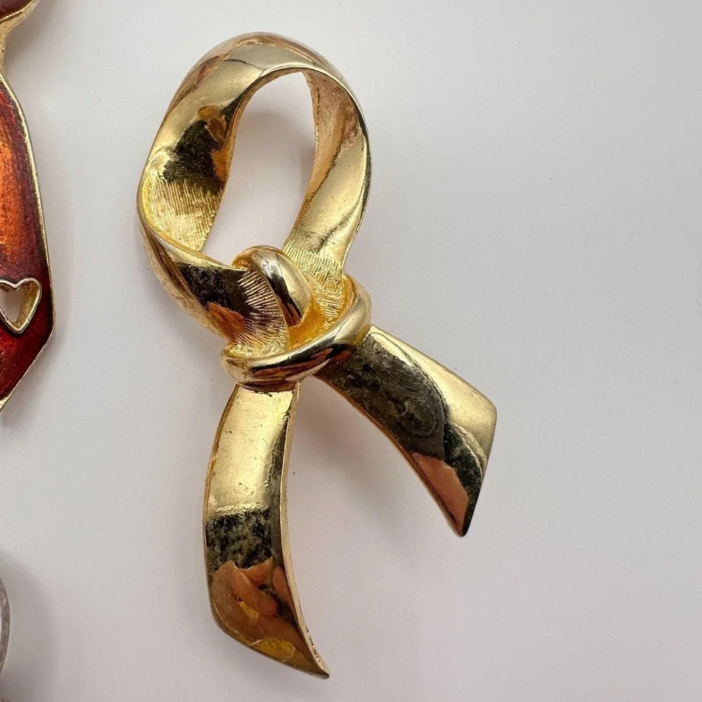 Vintage‎ 90s Awareness Ribbon Enamel Gold Tone Brooch Pins Set Classic Jewelry